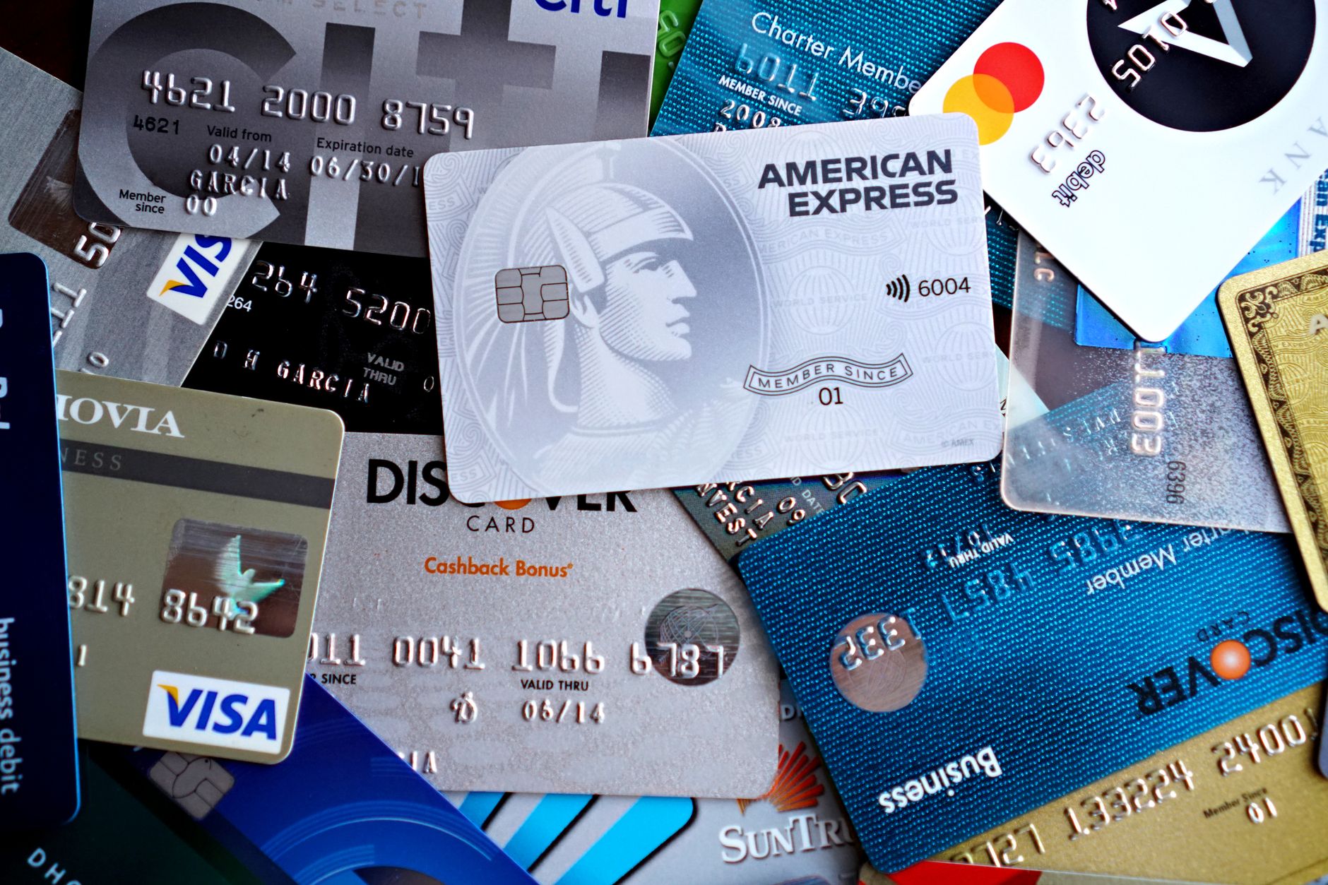 Your First Credit Card in Canada: A Real Guide for Newcomers and Students